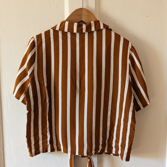 striped crop top - Picture 2 of 3